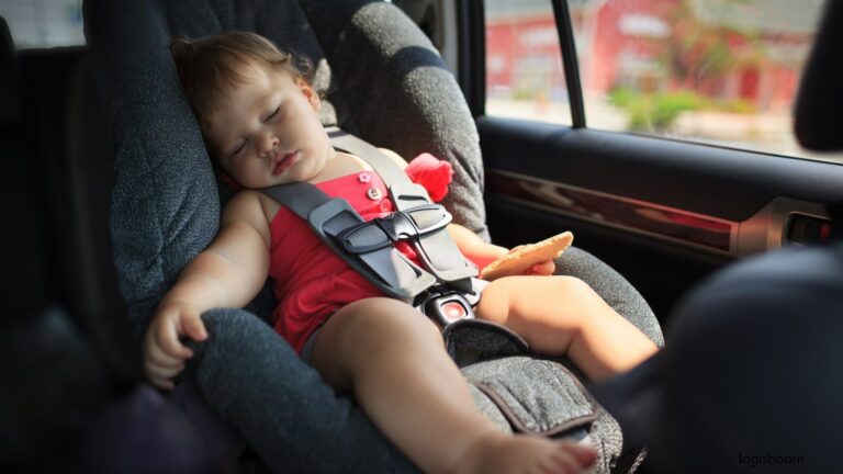 Baby_im_Auto_lassen